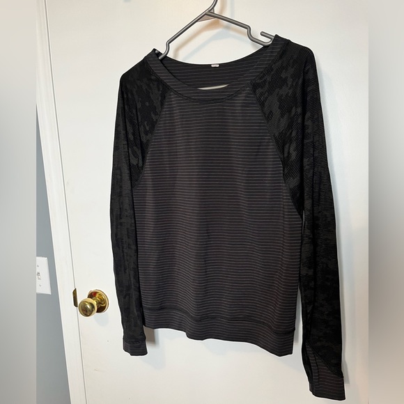 ✨Lululemon Run for Days Long Sleeve, black size 8 - Picture 2 of 13